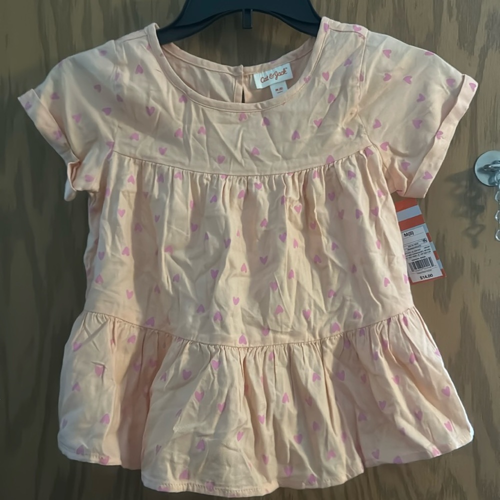 CAT & JACK PINK HEART TOP: NEW WITH TAGS: SIZE M (8)